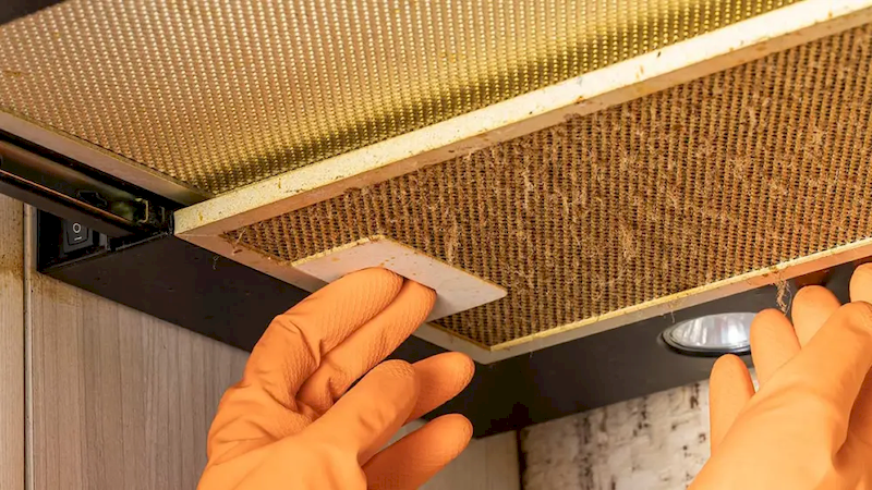 Cómo Eliminar los Hilos de Grasa y Cochambre de la Campana de la Cocina Fácilmente