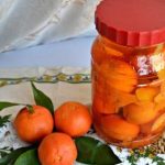 Cáscaras de Mandarina, Pon todo en un frasco con vinagre: ahorras dinero