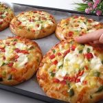 ¿Qué Cocinar para la Cena? Prepara esta increíblemente deliciosa RECETA de Mini Pizzas al Horno: ¡Excelente idea!