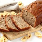 Descubre el Secreto de un Desayuno Irresistible con este Pan de Avena y Plátano