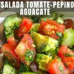 Una Ensalada llena de Colores y Sabores: ¡prueba nuestra receta de ensalada de Tomate, Pepino y Aguacate!