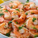 Camarones al Horno con Mantequilla de Ajo: ¡una delicia fácil y rápida de preparar!