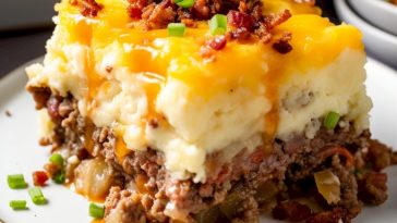 Cazuela Cargada de Papas y Pastel de Carne