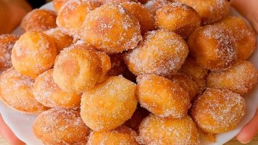 ¡Deliciosos Buñuelos de Viento! 🎉😋 Crujientes por fuera, suaves por dentro y cubiertos de azúcar.
