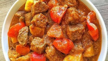 Carne de Cerdo con Papa y Zanahoria: Un Guiso Casero y Reconfortante
