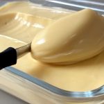 Solo 3 ingredientes para un postre espectacular!  Mousse de maracuyá que derretirá corazones