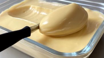 Solo 3 ingredientes para un postre espectacular!  Mousse de maracuyá que derretirá corazones