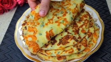 Panqueques de Kéfir con Queso y Cebollas: ¡Rápidos, esponjosos y deliciosos!