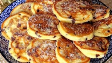 Panqueques de Plátano y Arándanos con Toque de Canela