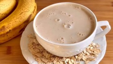 Comienza tu día con un sabroso Atole de Avena con Plátano, una bebida energética y nutritiva
