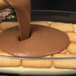 Postre de Galletas con Crema y Chocolate: Un Capricho Irresistible