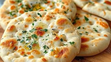 Pan Mediterráneo de Queso Cottage: Suave, Crujiente y Delicioso