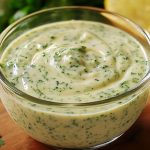 ¡Sabor que Enamora! Prepara este Cremoso Aderezo de Cilantro y Limón en 5 Minutos