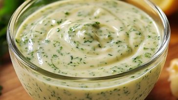 ¡Sabor que Enamora! Prepara este Cremoso Aderezo de Cilantro y Limón en 5 Minutos