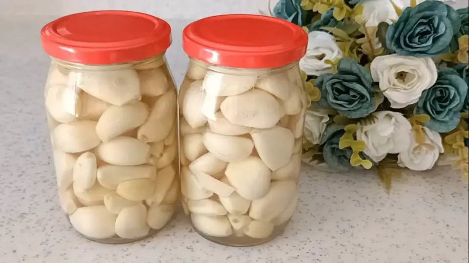 Ajo Siempre Fresco e Intacto durante 1 año entero: solo los Cocineros conocen este Truco en la Cocina