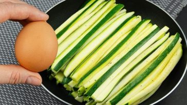 ¡No son papas, pero lo parecen! Bastones crujientes de calabacín al horno con parmesano