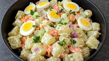¡Ensalada de Patata Casera! Refrescante, Cremosa y Llena de Sabor