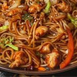 ¡Dale un Toque Oriental a Tu Cocina! Espagueti Estilo Chino con Pollo y Verduras