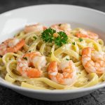 ¡Fettuccine con Camarones cremosos que te hará agua la boca!