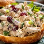 Arándanos y Pollo: Una Combinación Celestial en una Ensalada Refrescante
