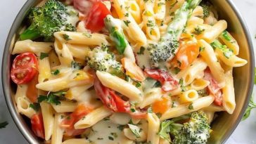 Sorprende con Esta Pasta Primavera Fácil, Rápida y ¡Deliciosa!