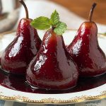 Peras al Vino Tinto: Un Postre Elegante y Delicioso