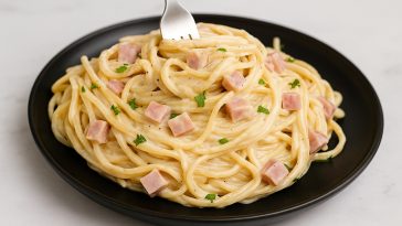 🍝 ¡Prepárala hoy! Pasta Alfredo cremosa con jamón que se derrite en la boca 😍
