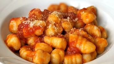 🧡 Ñoquis de Harina de Maíz con Salsa Casera 🍅💰